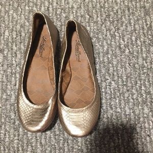 Lucky Brand gold flats